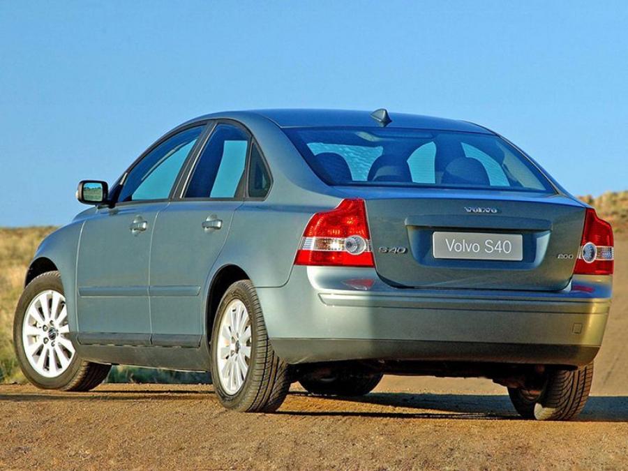  Volvo S40 2 0D 2004 года  (ZA) (фото 2 из 2)